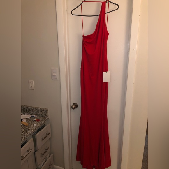 Moda Glam Slinky One Shoulder Gown Red - Picture 3 of 9